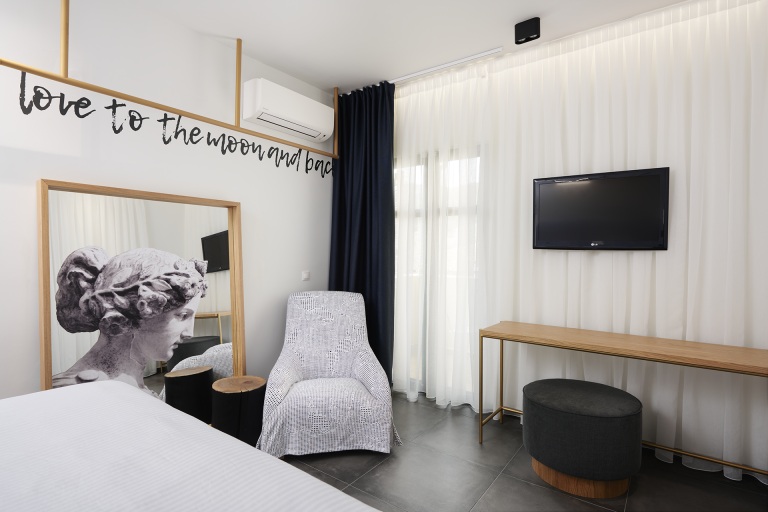 room 102 - 10